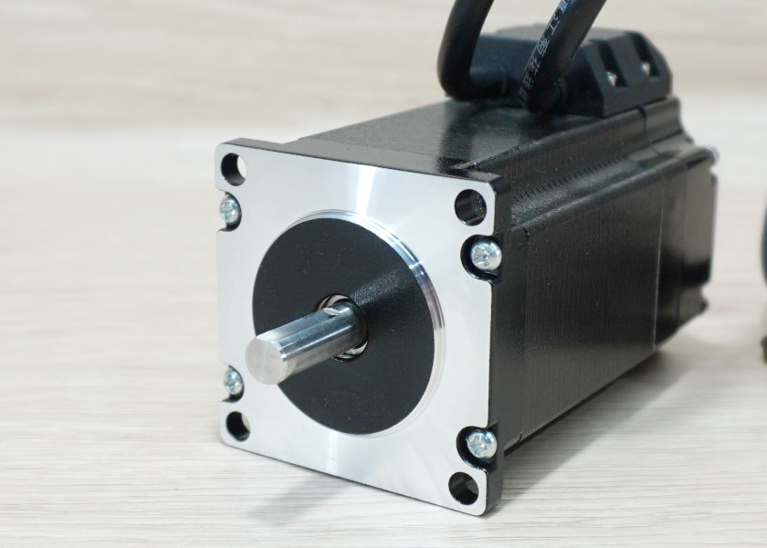 Hybrid Closed-Loop Stepper Motor (Nema23) 57HBS23 แรงบิด 2.3N.m 4A Shaft 8mm + HBS57 Driver