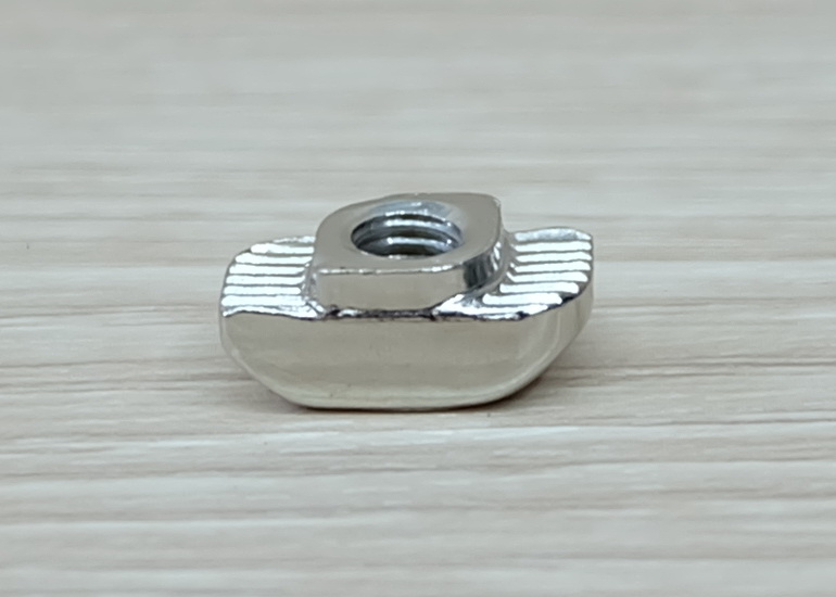 Free Nut M5 (20 ตัว/ชุด) สำหรับ Series 30 Alu Profile