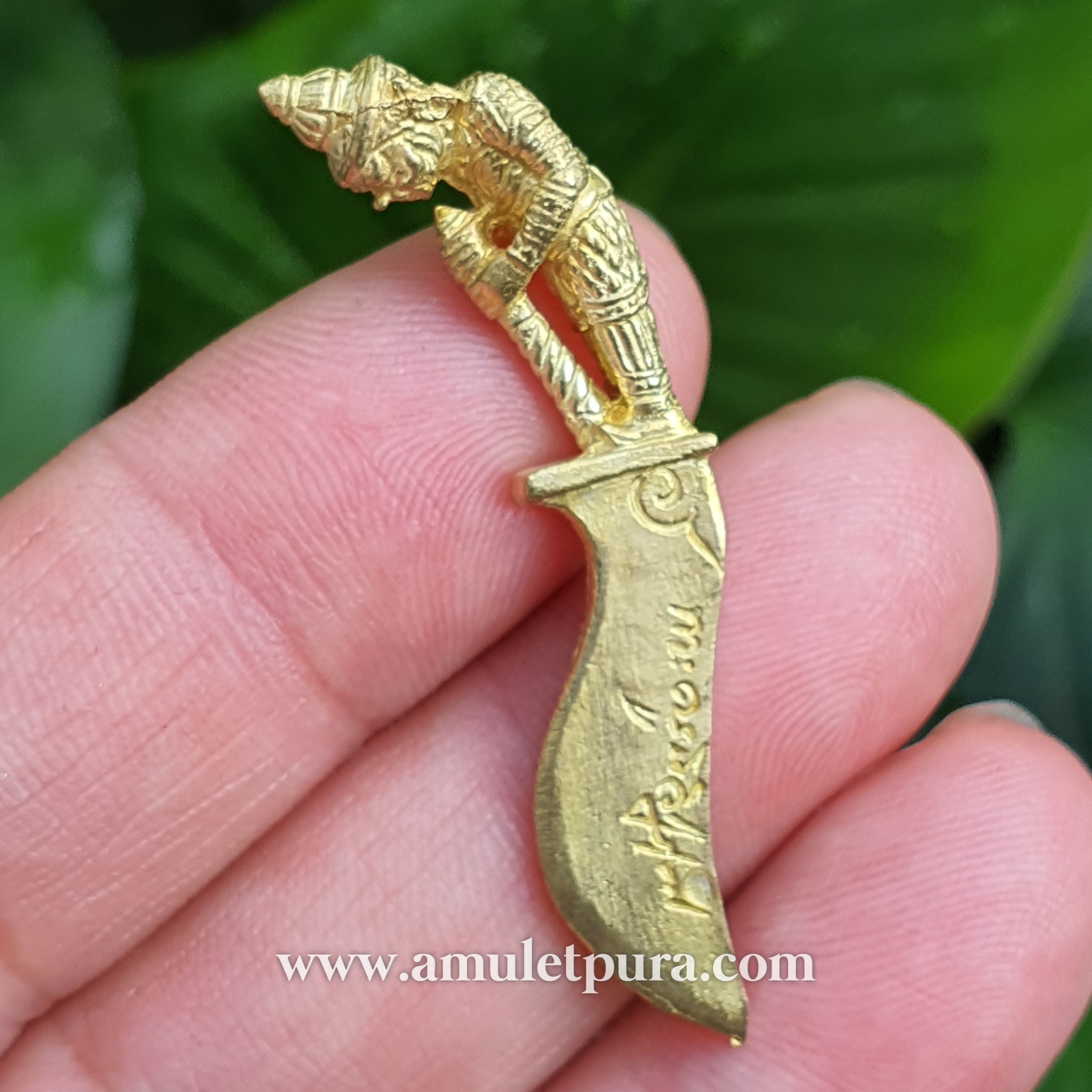 พระขรรค์หล่อ ด้ามท้าวเวสสุวรรณ(เนื้อทองทิพย์)รุ่นพระขรรค์คู่บารมี ปี64 หลวงพ่อพัฒน์ วัดห้วยด้วน จ.นครสวรรค์(มีโค้ด หมายเลข๑๔๑๘)