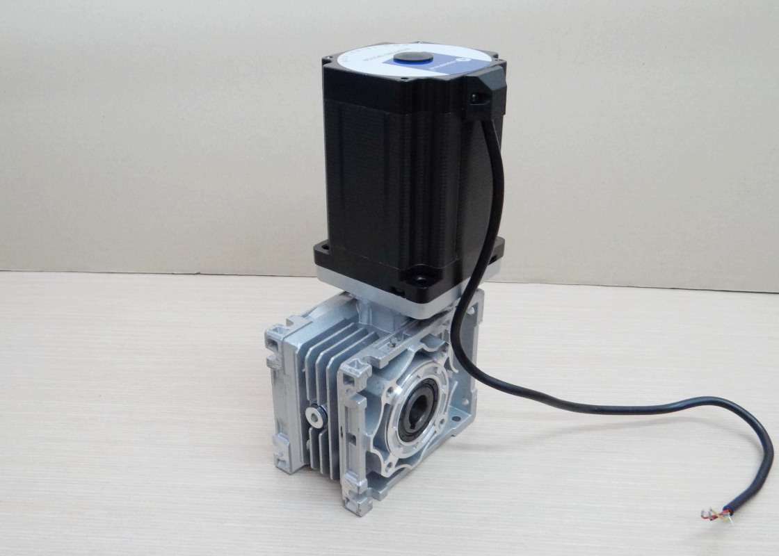 20:1 NMRV40 Worm Gearbox Speed Reducer for NEMA34 (shaft: input 14mm / Out 18mm)