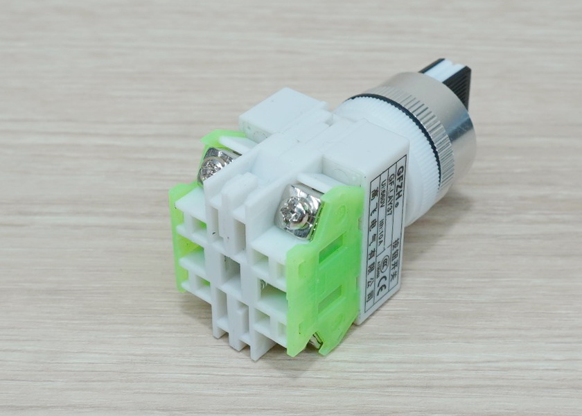 LAY37-20X3 AC660V 10A (3-Position) Industrial Selector Rotary Switch (ON-OFF-ON) self-locking