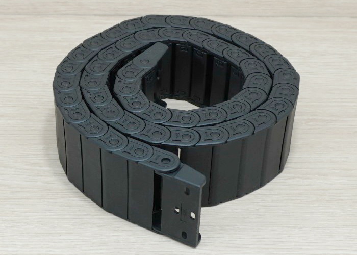15 X 50 mm Cable Drag Chain R38mm ยาว 1M และ End Connectors (Semi-Enclosed)