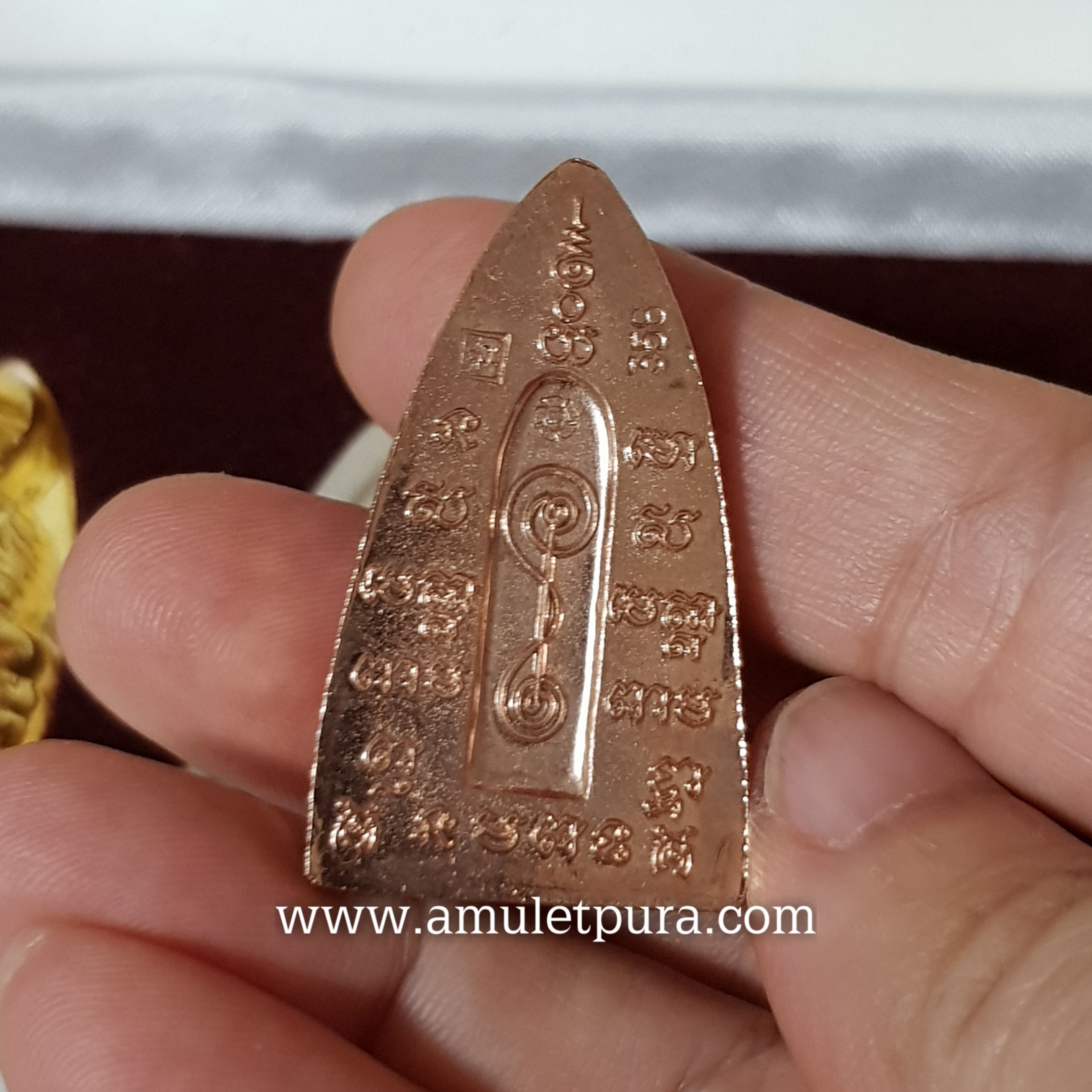 หลวงปู่ทวดเตารีดหลังรางปืน ชุดกรรมการพระเจ้า 5 พระองค์ รุ่นกันภัย53 ลังกาสุกะ พระอาจารย์แดง วัดไร่บางตาวา จ.ปัตตานี(ก ตอกโค้ดพิเศษ หมายเลข 358)