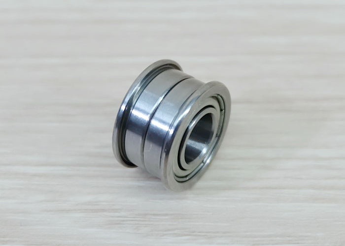 F688zz (8x16x5mm) Flange Deep Groove Ball Bearing