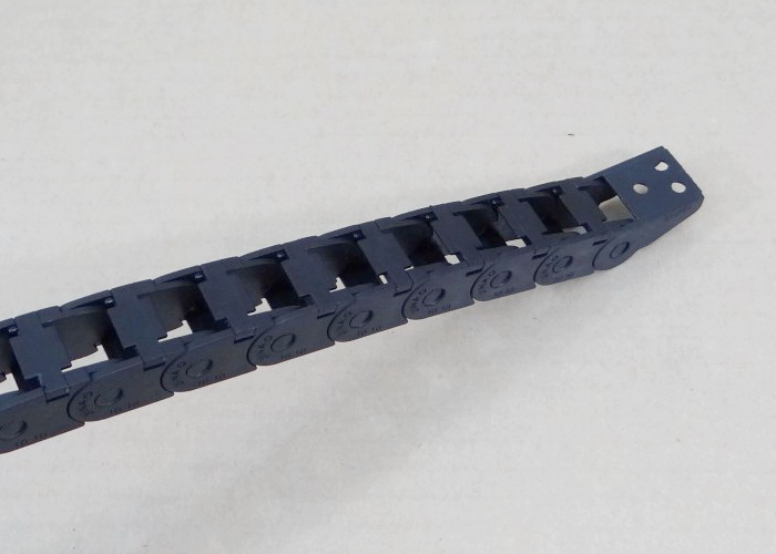 10 X 10 mm Cable Drag Chain R18mm ยาว 1M และ End Connectors (Bridge open outside)