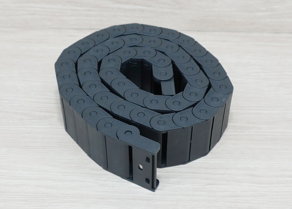 15 x 40 mm Cable Drag Chain R28mm ยาว 1M และ End Connectors (Semi-Enclosed)