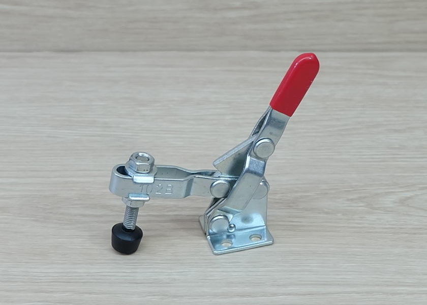 102B - 104mm Vertical Type Toggle Clamp 100kg Holding Capacity