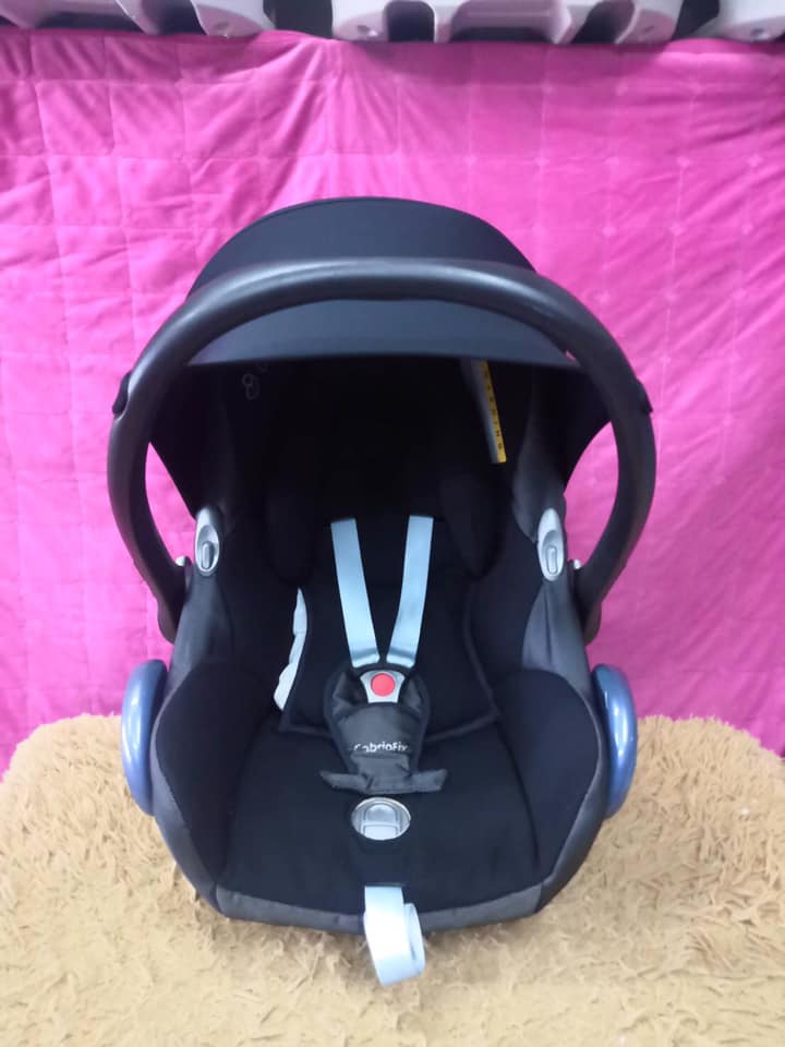 คาร์ซีทกระเช้า Maxi cosi สภาพสวย 90%(มือสอง)