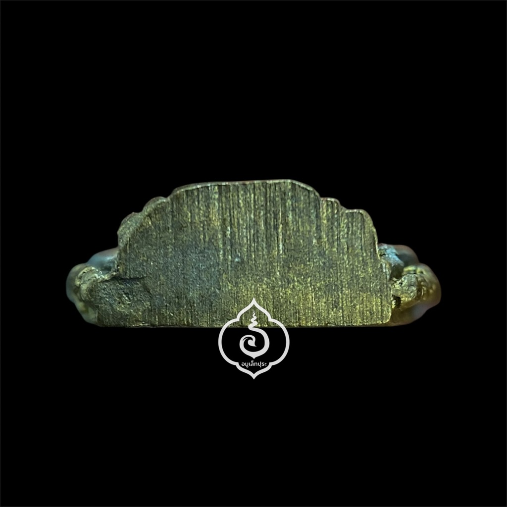 เหรียญหล่อพระสยามเทวาธิราช รุ่นแรก ปี37 (เนื้อทองเหลือง) หลวงปู่เกลี้ยง วัดเนินสุทธาวาส จ.ชลบุรี (โดย กองทัพภาคที่ 1 ที่ระลึกงานทำบุญครบ 76 ปี (แจกกรรมการ ปี42)