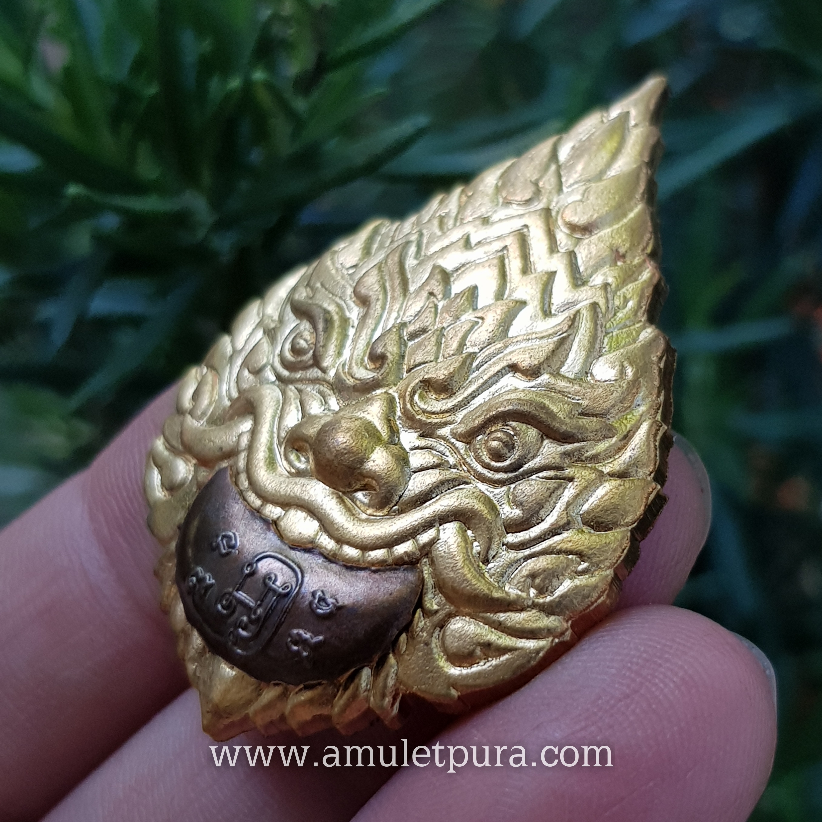 พระราหู รุ่นรวยทรัพย์ (เนื้อทองทิพย์ พระจันทร์หน้ากากนวะ) ปี60 หลวงพ่อรักษ์ วัดสุทธาวาสวิปัสนา จ.พระนครศรีอยุธยา (มีโค้ด หมายเลข9 หนึ่งใน 299 เหรียญ)