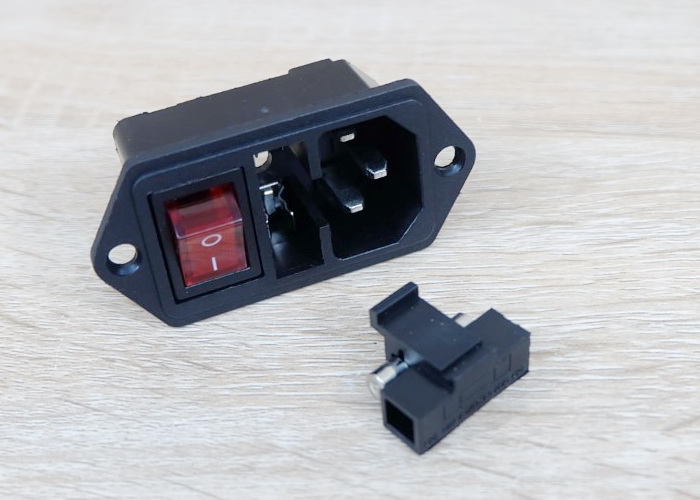 AC-008 Plug Socket 3 Pin Male AC250V พร้อมสวิทช์และฟิวส์ 10A