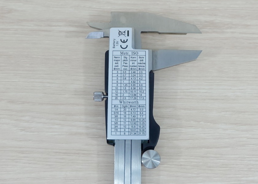 Syntek, Fractional Display 150mm Stainless Steel Digital Vernier Caliper, Accuracy ±0.04mm