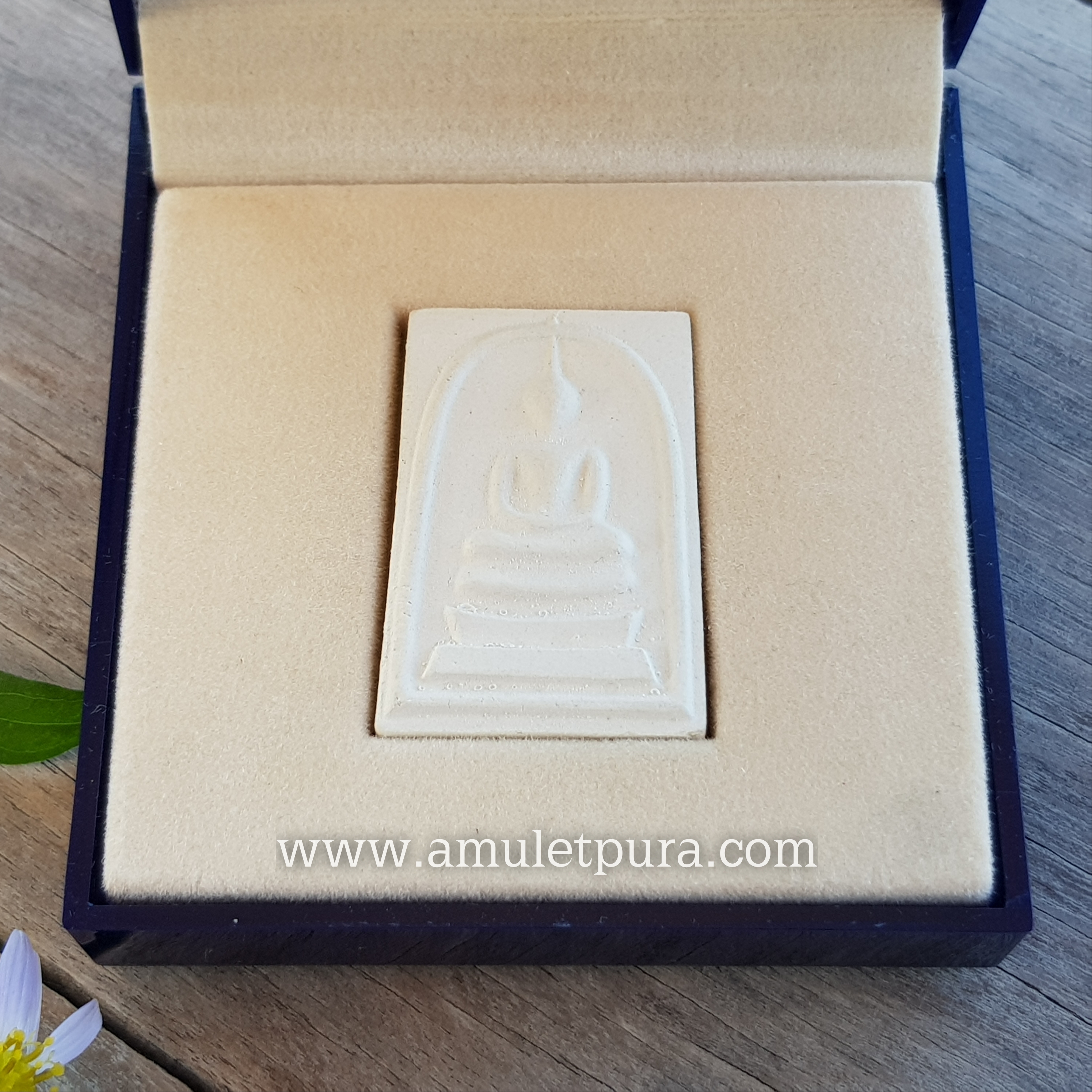 พระสมเด็จบางขุนพรหม แช่น้ำมนต์ รุ่นฉลองสิริราชสมบัติครบ 50 ปี ปี39 วัดใหม่อมตรส กรุงเทพมหานคร(มีตราวัด หมายเลข 23395)