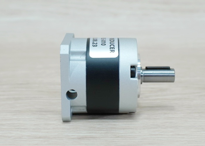 Precision Planetary Gearbox Ratio 10:1 NEMA17 Speed Reducer (Shaft: IN 5mm - OUT 8mm)