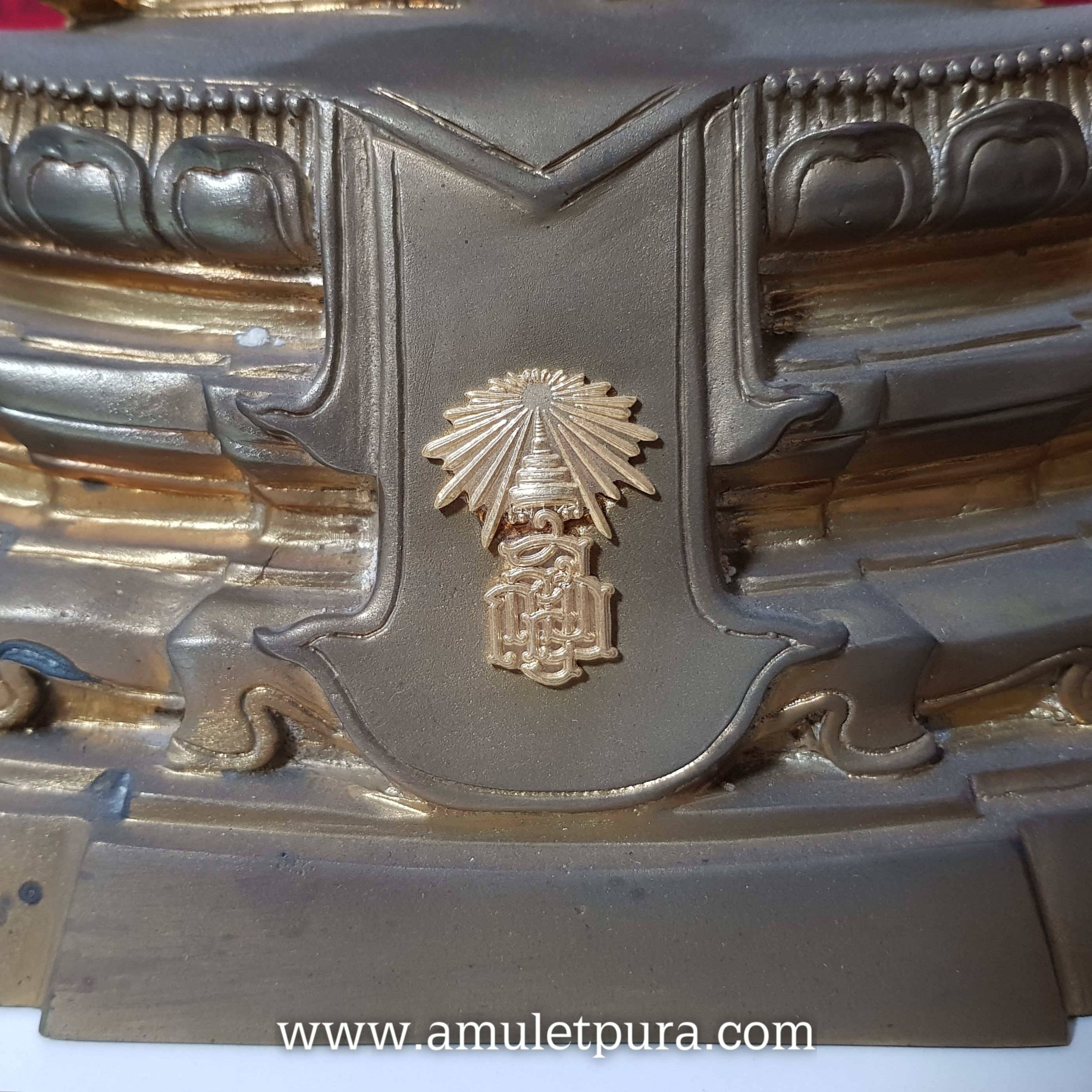 พระพุทธสิหิงค์(สัมฤทธิ์ 5 นิ้ว ชุดกรรมการ หมายเลข6 จัดสร้าง 96 ชุด)รุ่นพรหมบวร ปี53 วัดบวรนิเวศวิหาร กรุงเทพมหานคร