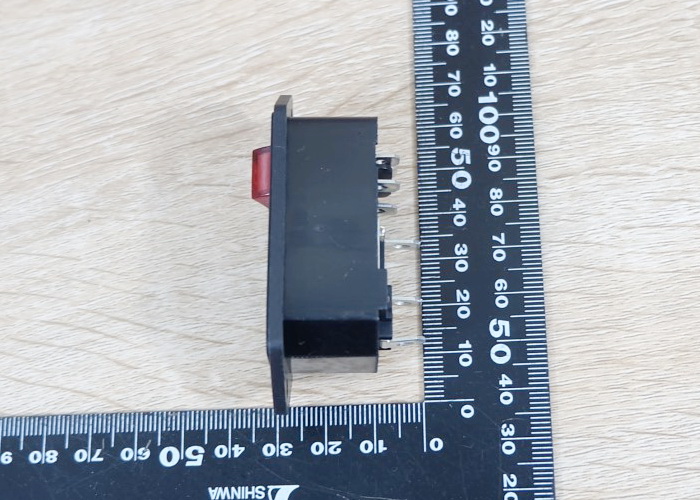 AC-008 Plug Socket 3 Pin Male AC250V พร้อมสวิทช์และฟิวส์ 10A