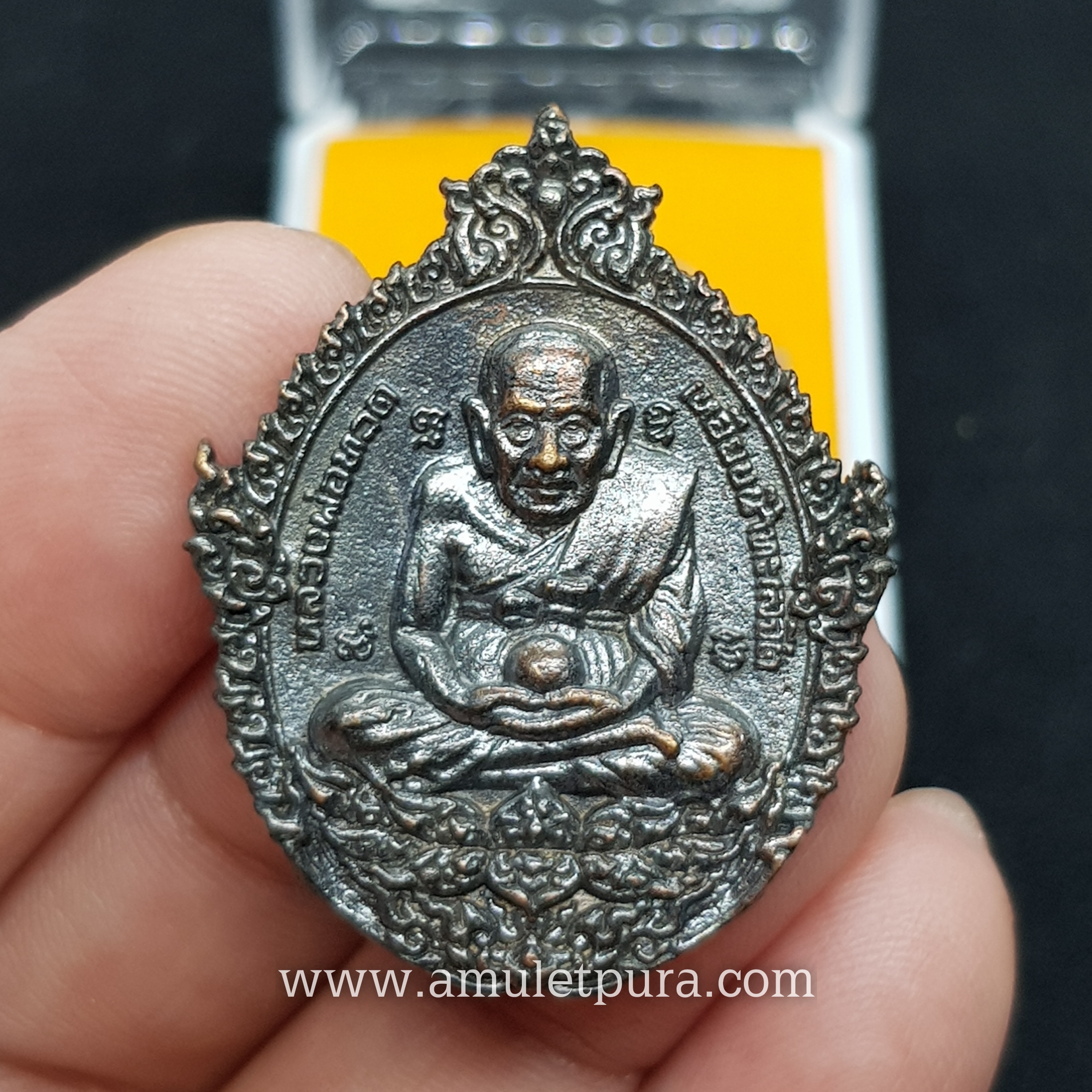 เหรียญหล่อฉีดหลวงปู่ทวด พิมพ์เปิดโลก เนื้อขันลงหิน รุ่น 109 ปี บารมีหลวงปู่ดู่ ปี56 วัดสะแก จ.พระนครศรีอยุธยา (มีโค้ด หมายเลข ก123)