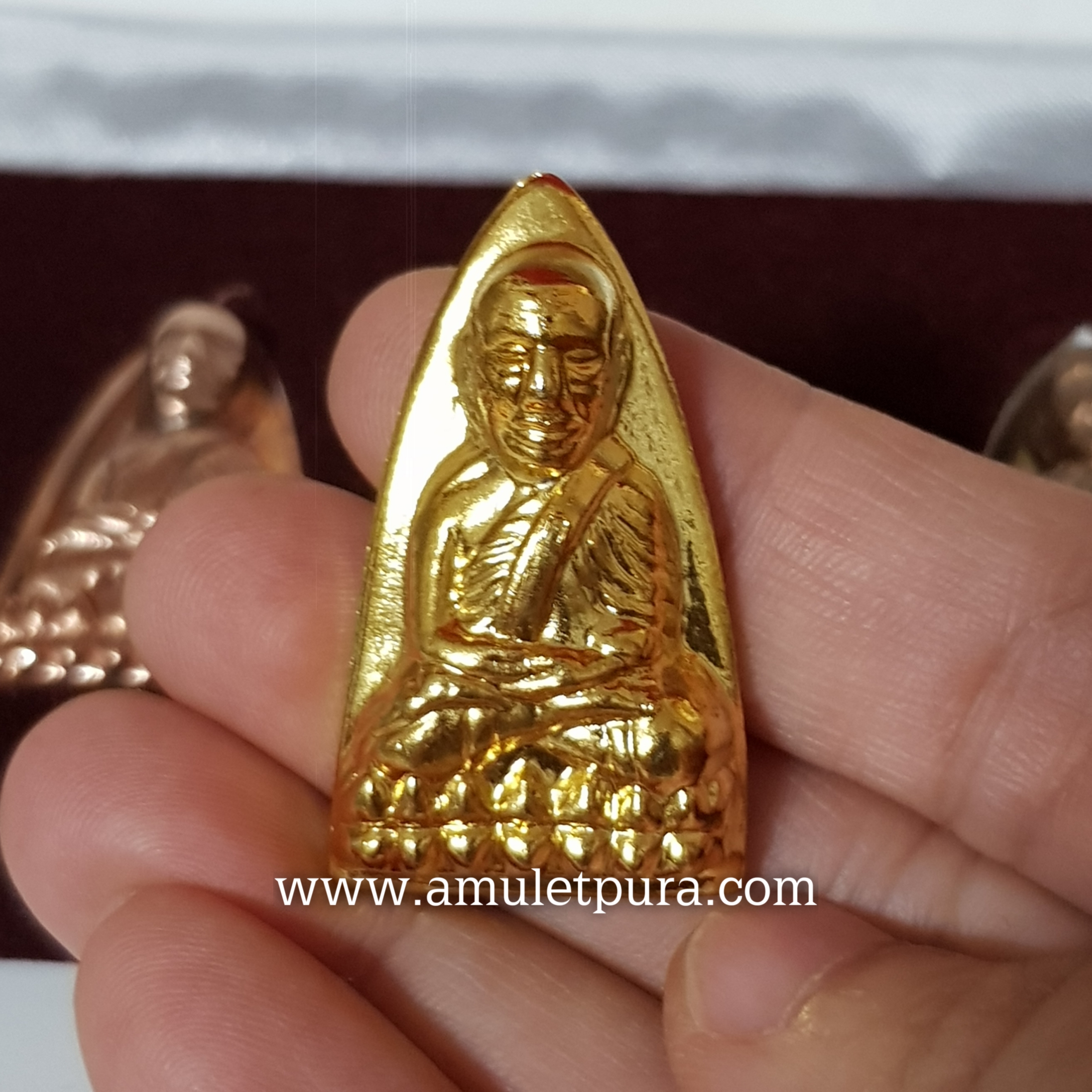 หลวงปู่ทวดเตารีดหลังรางปืน ชุดกรรมการพระเจ้า 5 พระองค์ รุ่นกันภัย53 ลังกาสุกะ พระอาจารย์แดง วัดไร่บางตาวา จ.ปัตตานี(ก ตอกโค้ดพิเศษ หมายเลข 358)