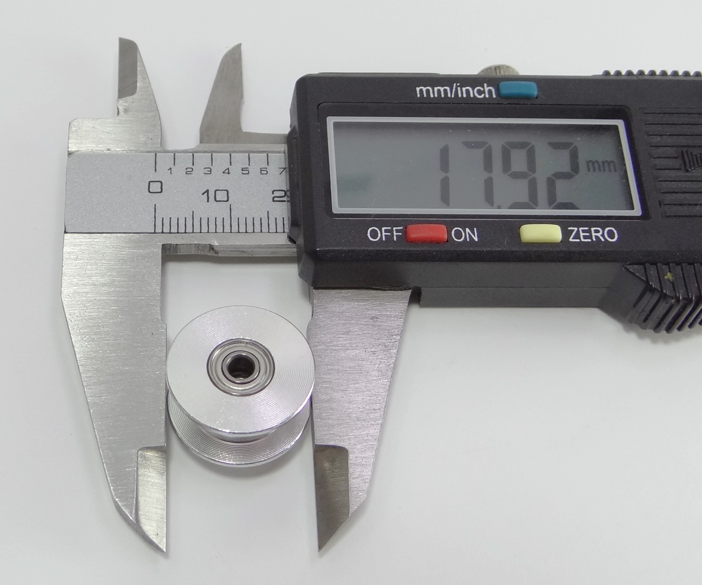 Pulley Wheel แบบ 20 ฟัน 2GT width 6mm belt ไม่มีฟัน (Bore 3mm)