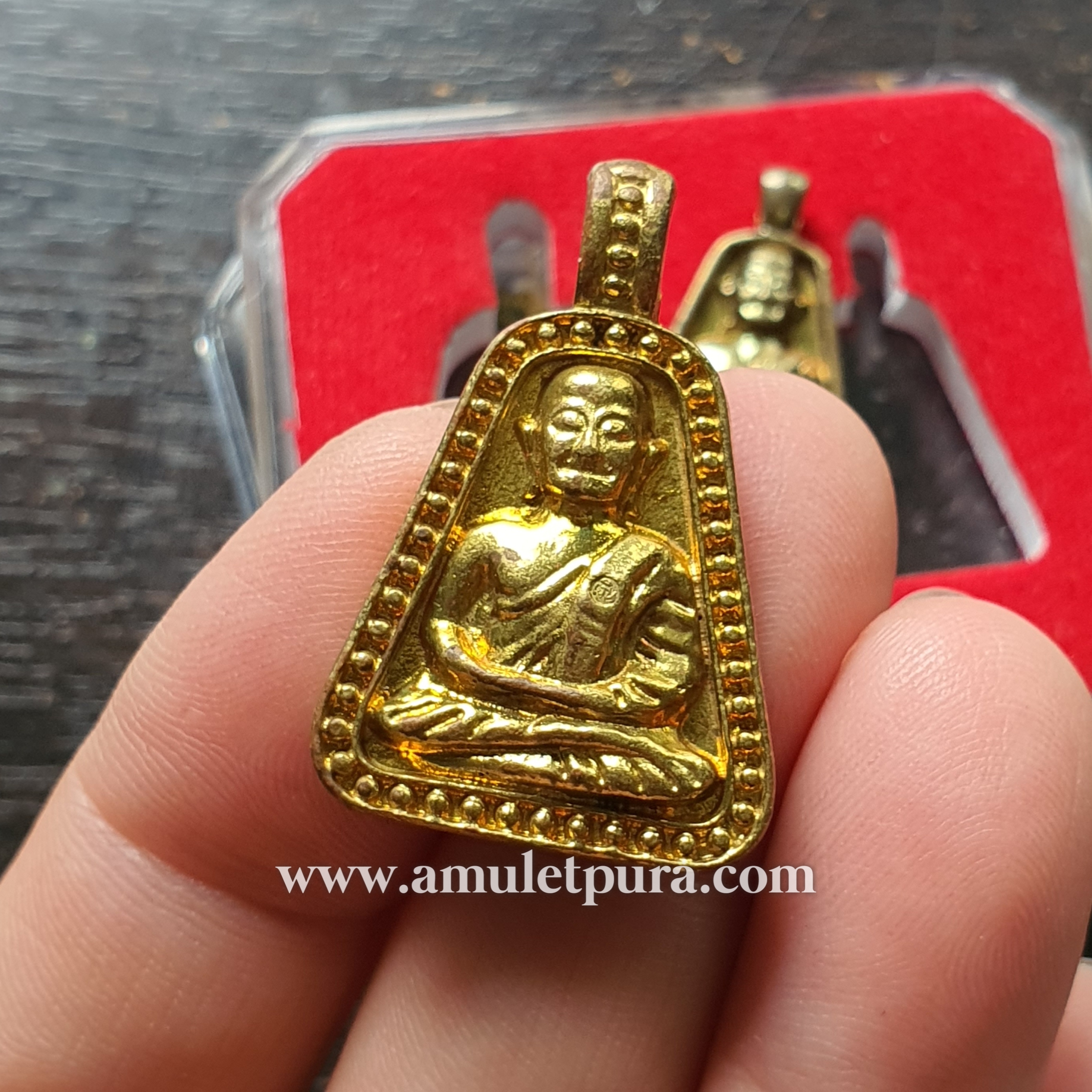 หลวงพ่อเงิน วัดบางคลาน (ชุดเหรียญจอบใหญ่-เล็ก เนื้อทองระฆัง) รุ่นรวยเงินล้าน ปี42 วัดบางคลาน จ.พิจิตร (ตอกโค้ด "เงิน" ที่สังฆาฏิ หมายเลข1833)