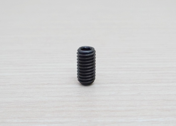 สกรูตัวหนอนดำ M6 ยาว 12mm (20ตัว/ถุง)