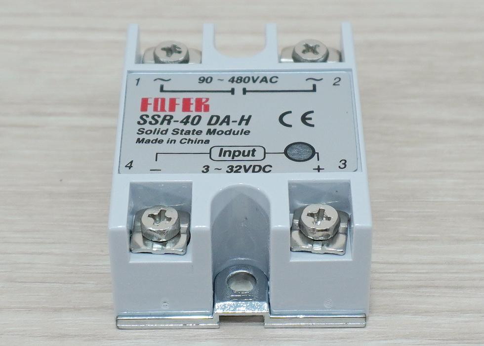 Solid State Relay, SSR-40DA-H, input 3-32VDC output 90-480VAC, 25A