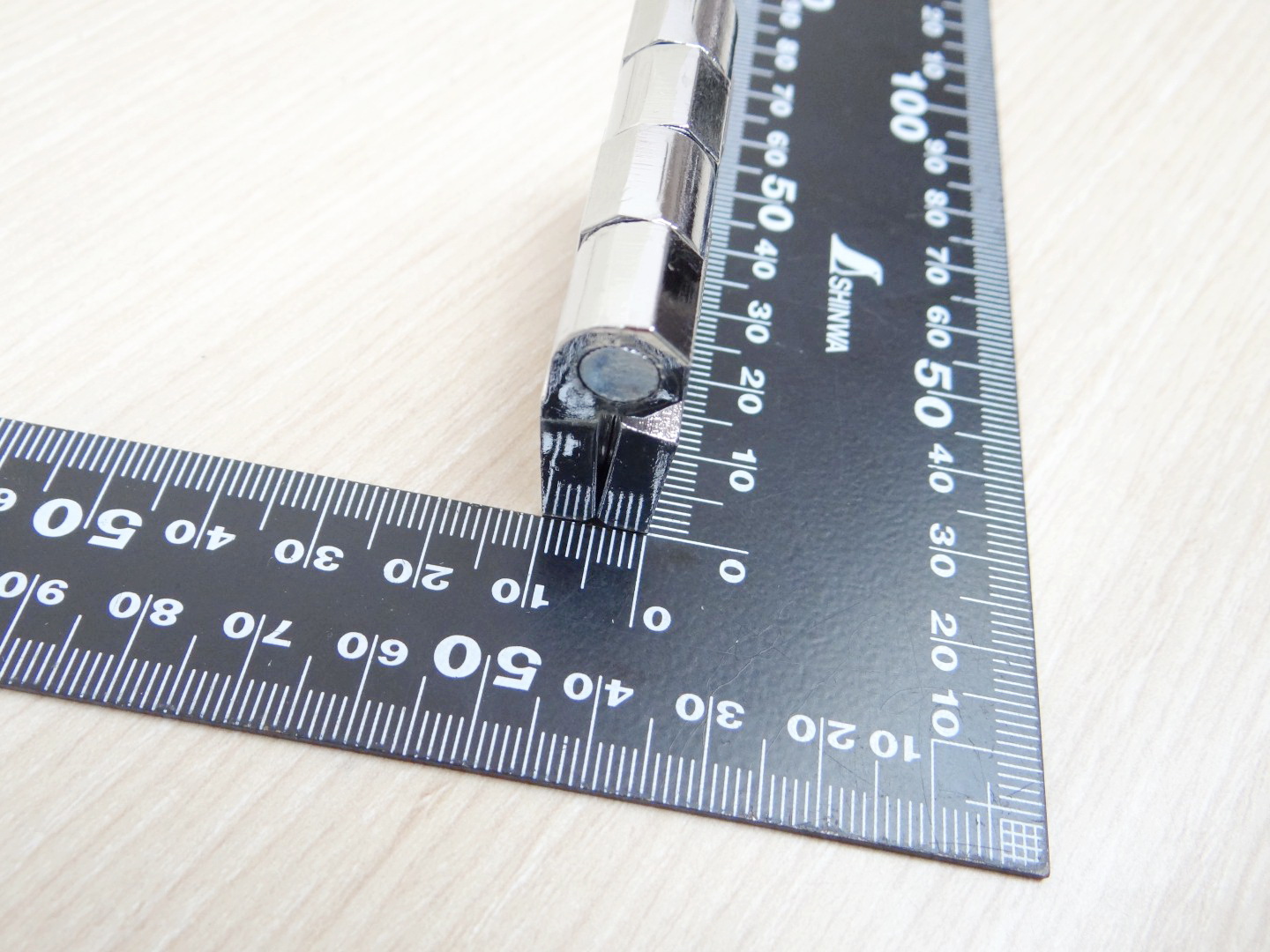 บานพับ Hinge 50x50 mm Zinc alloy ระยะรู 30x30 mm, รูยึด 6.5 mm (สีเงิน)