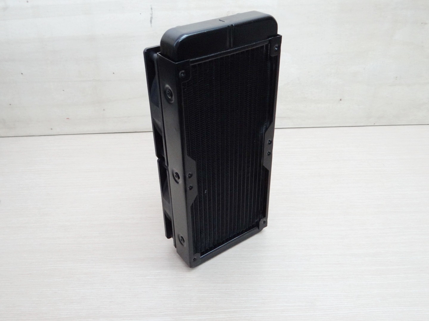 240mm Aluminum Radiator Water Cooling 18 Tube Heat Exchanger หัวเกลียว 1/8BSP (9.5mm) + 2 Fan 12V DC