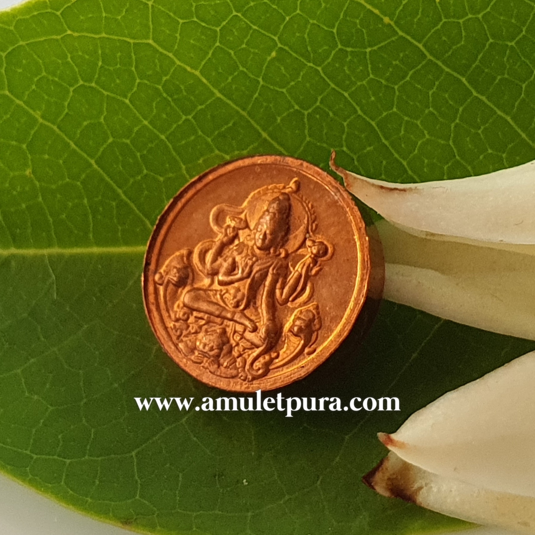 จตุคามรามเทพ รุ่นสัจจะอธิษฐาน บุโรพุทโธ หลังมหาเจดีย์บุโรพุทโธ(กระดุม ทองแดงรมดำ 1 ซม.)ปี50 อ.ลักษณ์ เรขานิเทศ