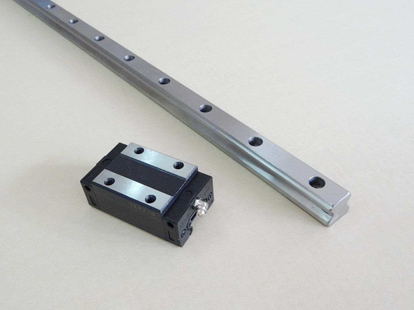 TRH25B Square Slide Block (TRHG25B)