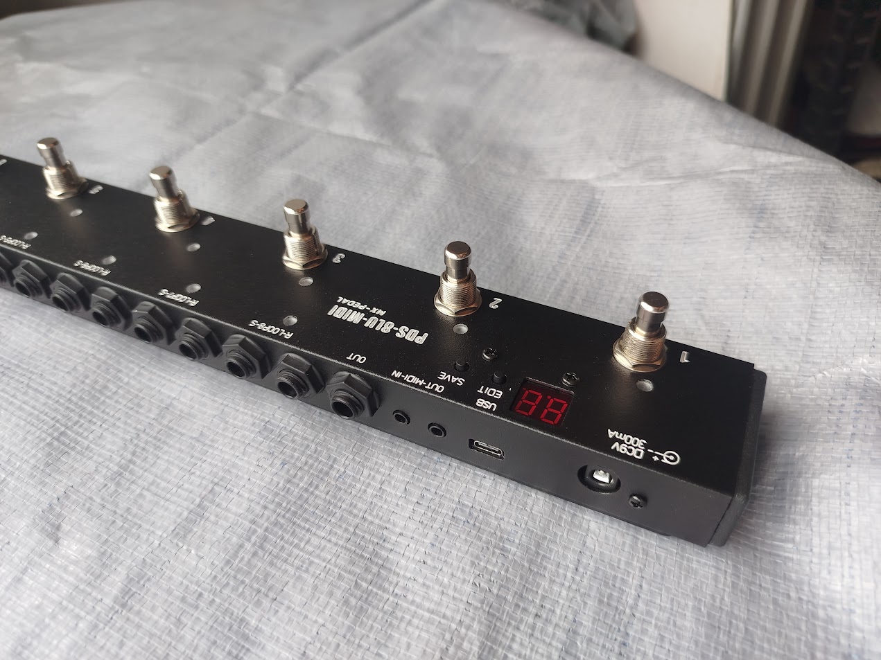 PEDAL SWITCHER PDS-8LU