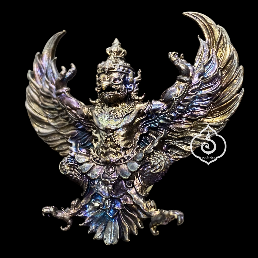 พญาครุฑ รุ่นมหาศรษฐีเฟื่องฟู (พิมพ์ใหญ่ เนื้อชนวนรมดำ) ปี63 หลวงพ่อฟู วัดบางสมัคร จ.ฉะเชิงเทรา (ตอกโค้ด หมายเลข 21)