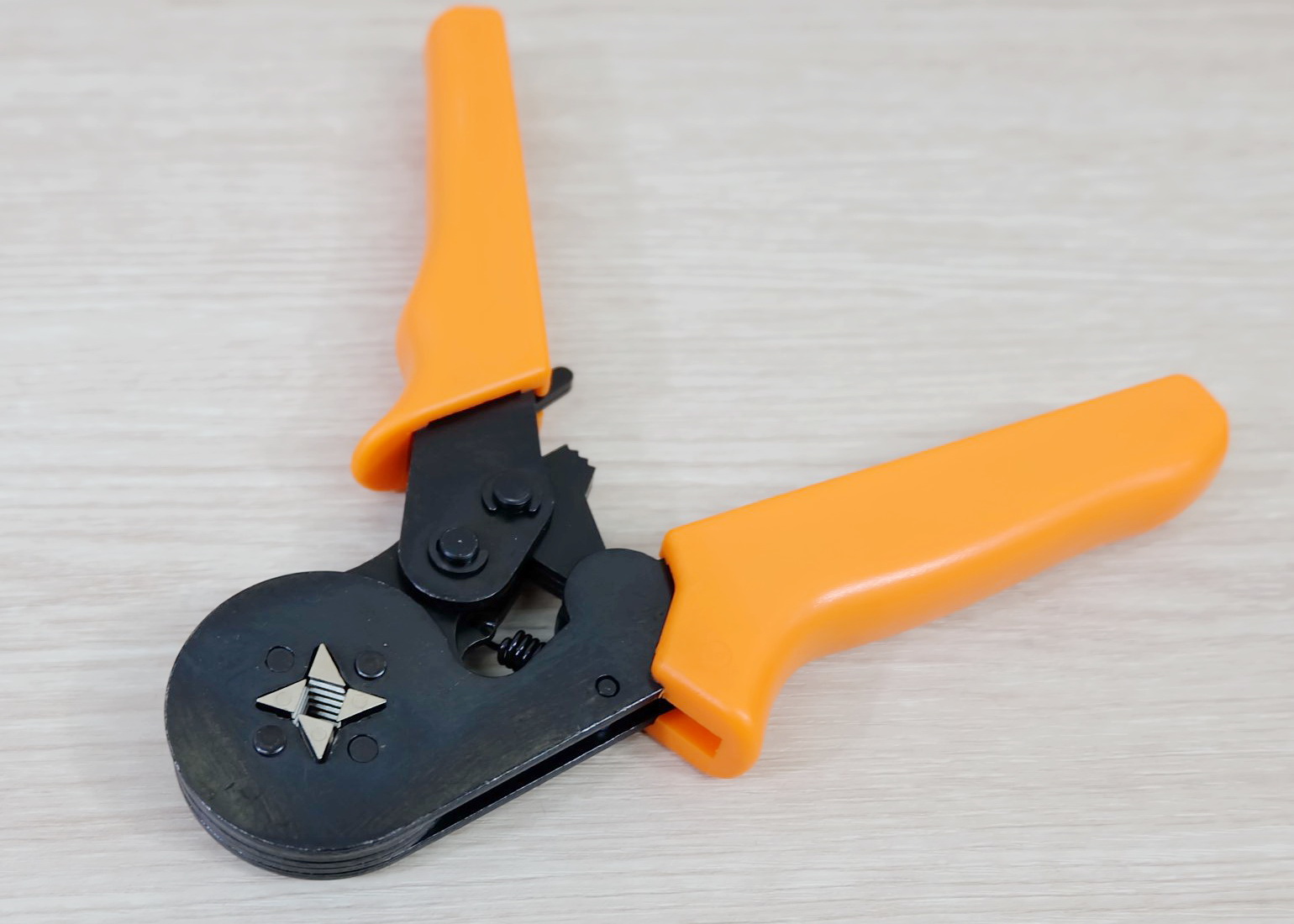 HSC8 6-4 คีมเข้าหัวสายไฟ 0.25-10 mm Tubular Terminal Crimper 23-7AWG