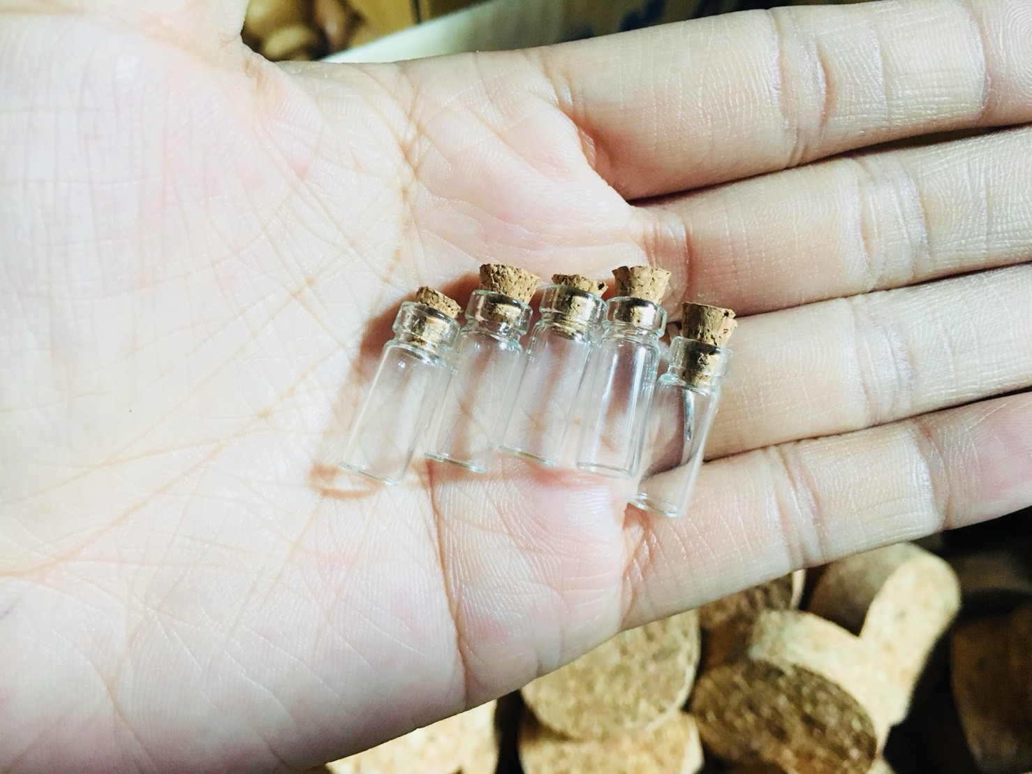 ขวดแก้ว จิ๋ว 0.5ml(สั้น) .ฝาก๊อก