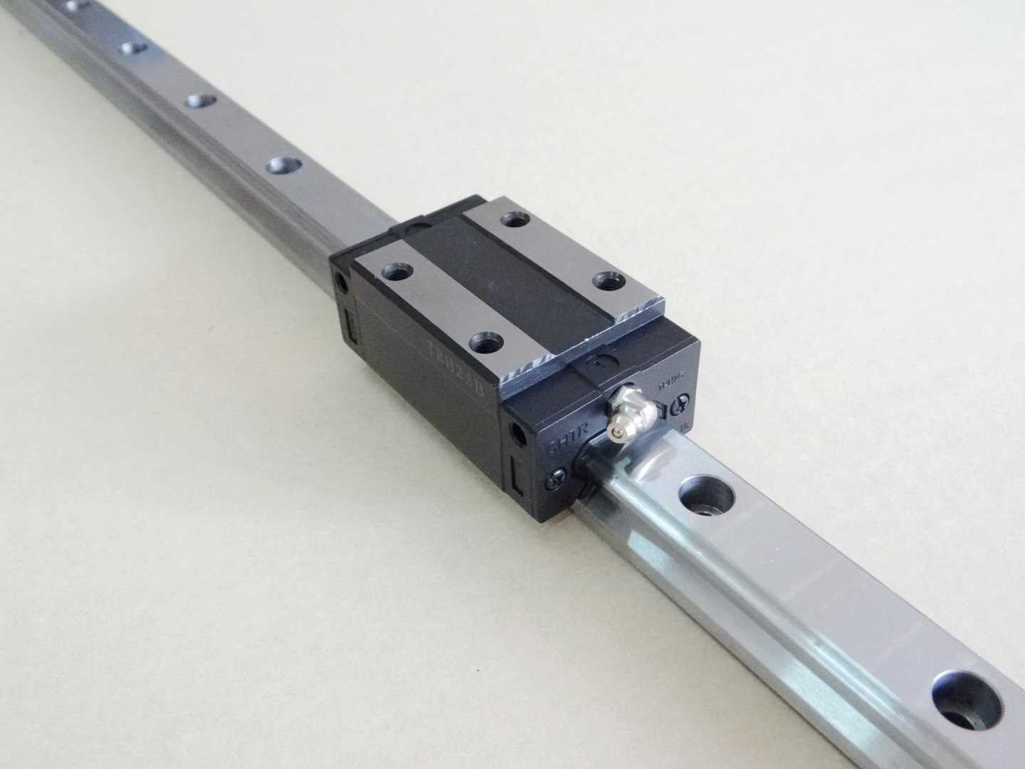 TRH25B Square Slide Block (TRHG25B)