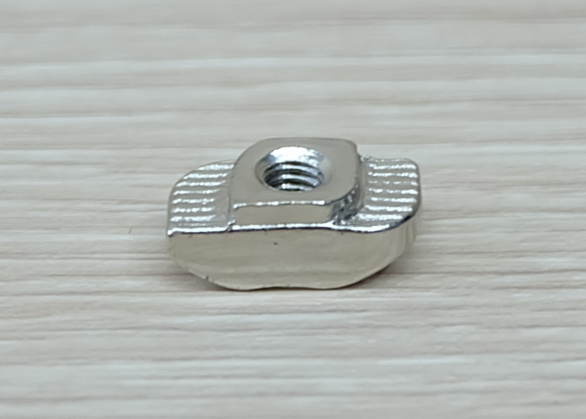 Free Nut M4 (20 ตัว/ชุด) สำหรับ Series 30 Alu Profile