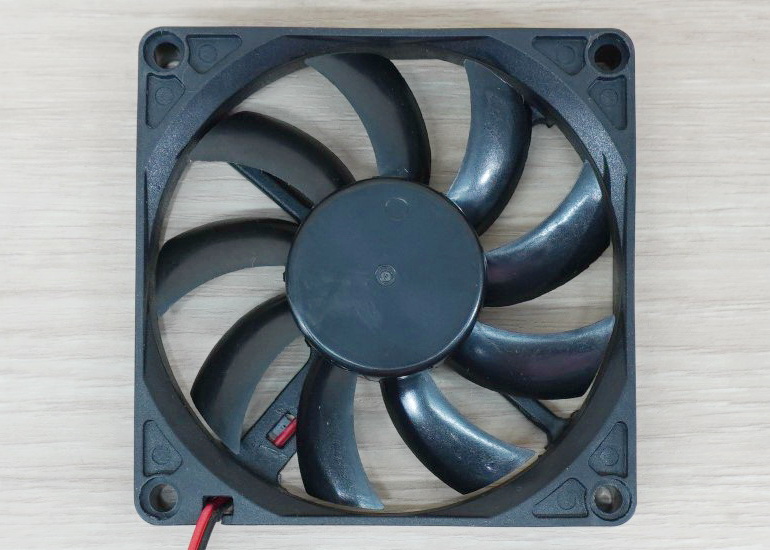 Fan 80 x 80 x 15mm DC 12V