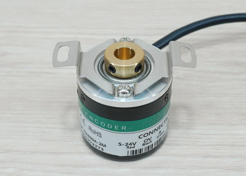 600P/R Rotary Encoder (GTK08-OC-RA600A-2M) for shaft 8mm, NPN, 5-24VDC, Cable 2M