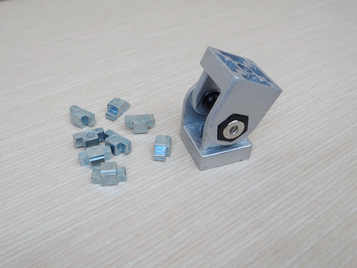 Flexible Pivot Joint Connector สำหรับ Series 30 Alu Profile