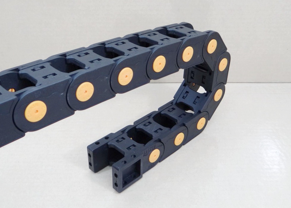 20 X 30 mm Cable Drag Chain R55mm ยาว 1M และ End Connectors (Bridge opening)