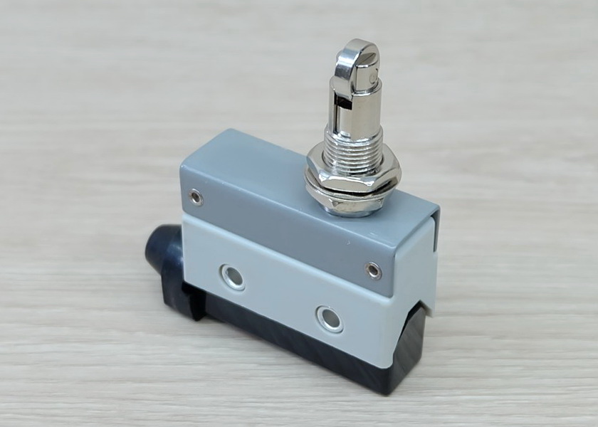 AZ-7312 Waterproof Micro Limit Switch - 90 Degree Roller Metal (Silver Contact)