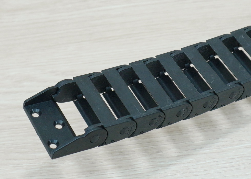 10 x 30 mm Cable drag chain R28mm ยาว 1M และ End Connectors (Bridge open outside)