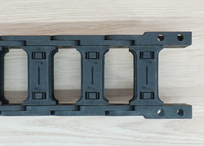 25 X 50 mm Cable Drag Chain R55mm ยาว 1M และ End Connectors (Bridge opening)