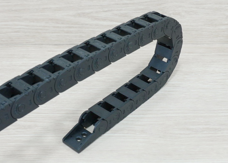 15 x 15 mm Cable Drag Chain R38mm ยาว 1M และ End Connectors (Bridge open outside)
