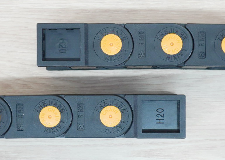 20 X 38 mm Cable Drag Chain R55mm ยาว 1M และ End Connectors (Bridge opening)