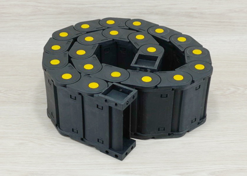 25 X 77 mm Cable Drag Chain R55mm ยาว 1M และ End Connectors (Fully-Enclosed)