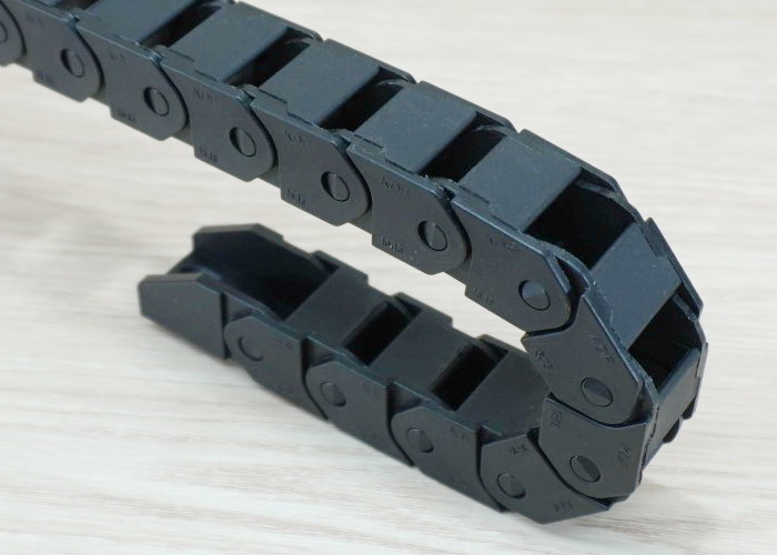 15 X 15 mm Cable Drag Chain R28mm ยาว 1M และ End Connectors