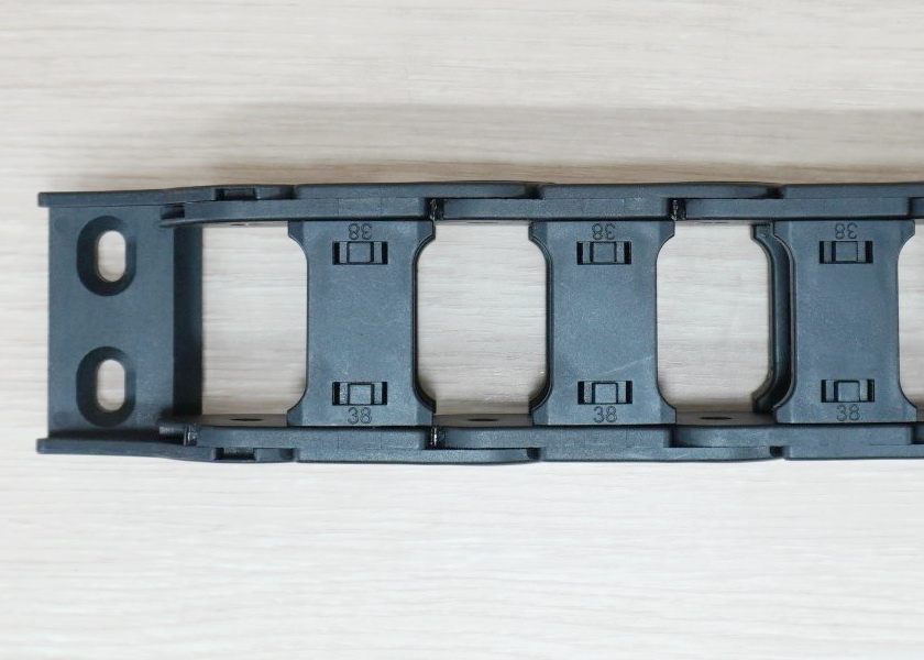 25 X 38 mm Cable Drag Chain R55mm ยาว 1M และ End Bridge Connectors (Bridge opening)