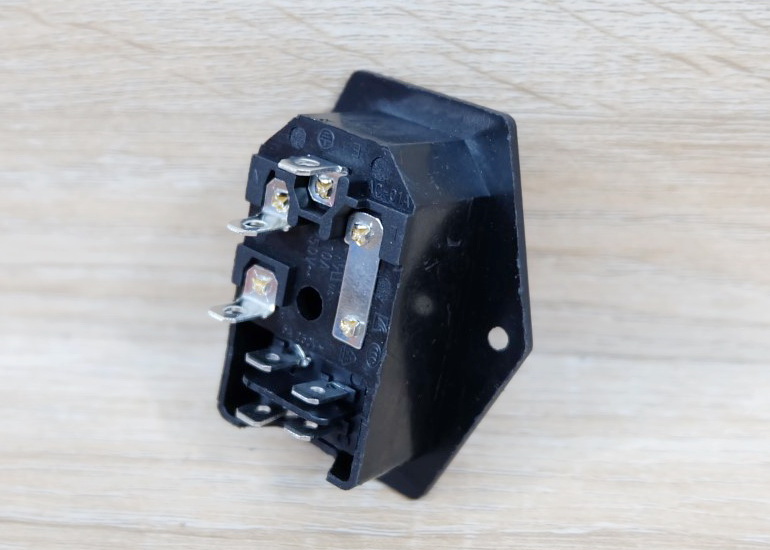 AC-01A Plug Socket 3 Pin Male AC250V พร้อมสวิทช์และฟิวส์ 10A