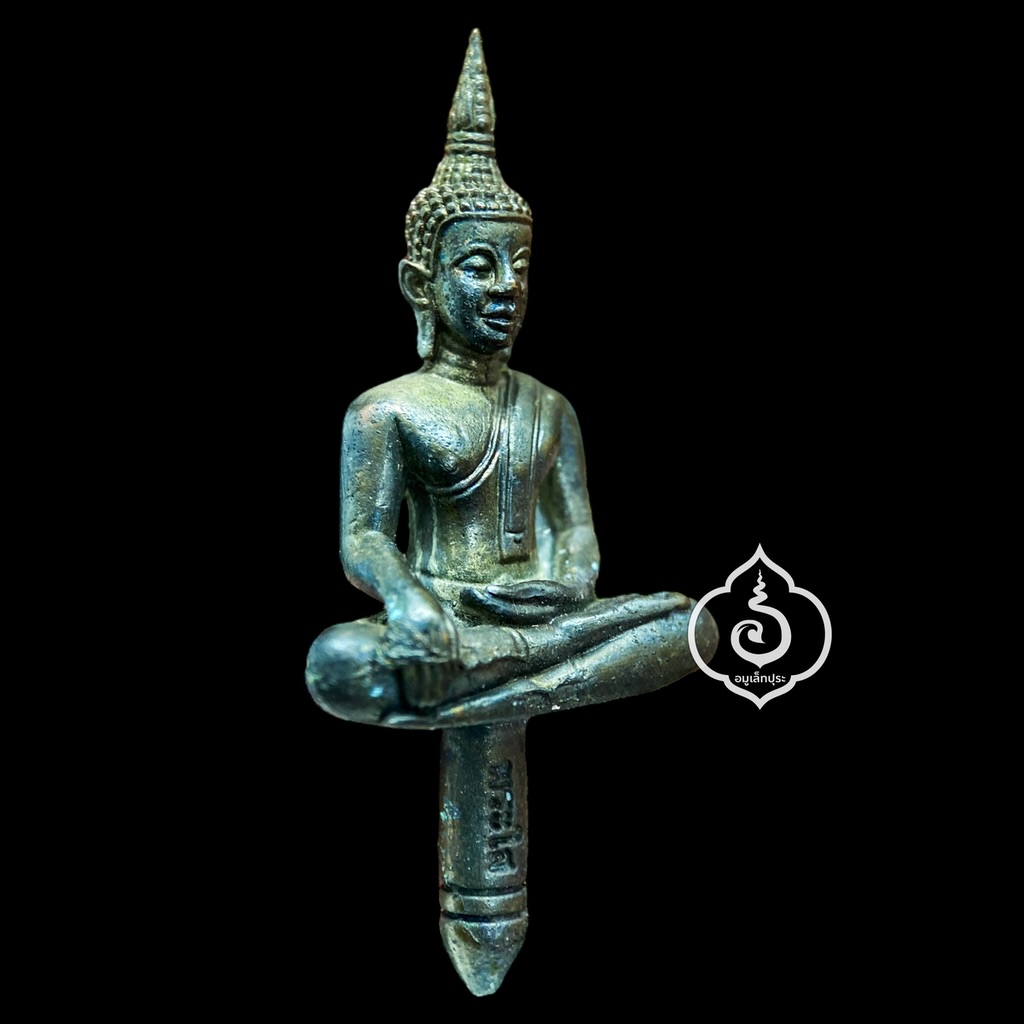 พระยอดธงหลวงพ่อพระใส (พิมพ์ใหญ่ เนื้อนวโลหะ) รุ่นบารมีพ่อ ปี52 วัดโพธิ์ชัย จ.หนองคาย